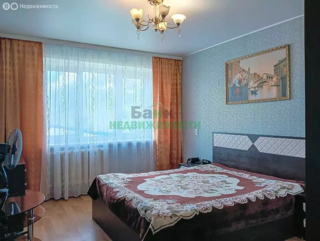 3-комнатная квартира: Балаково, улица Комарова, 128 (69.5 м) - Фото 0