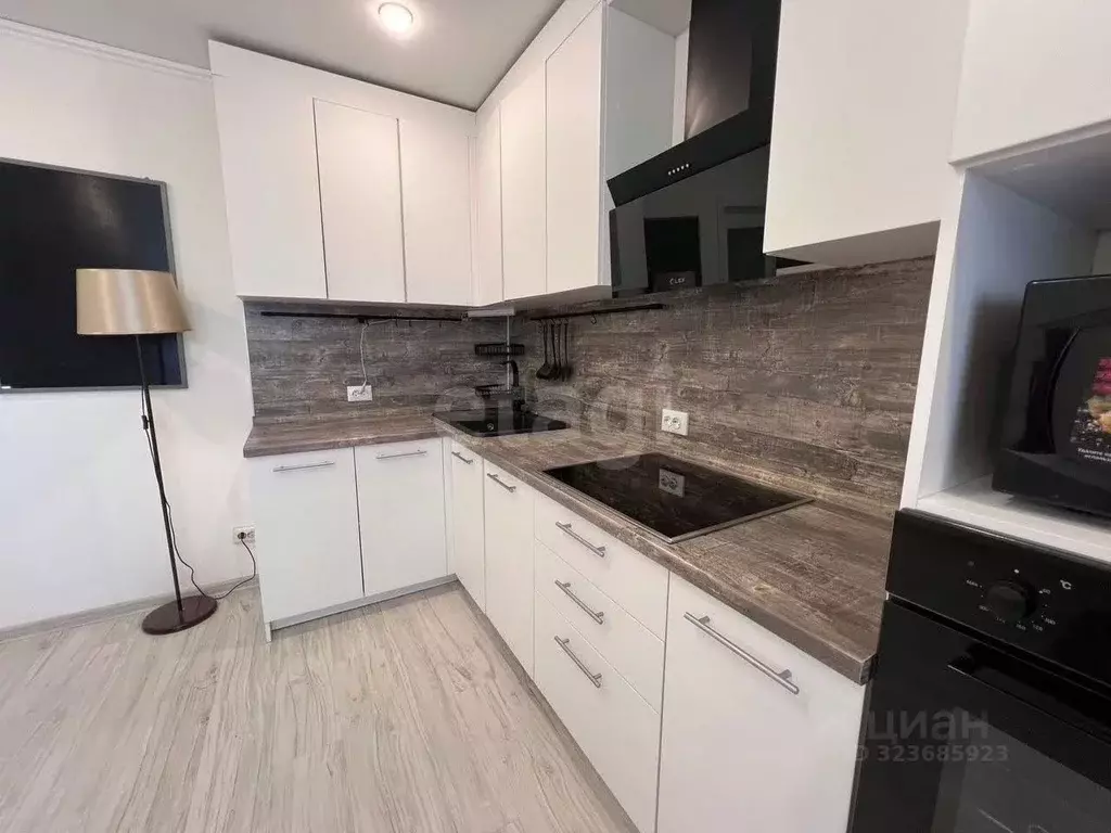 2-к кв. Тюменская область, Тюмень ул. Николая Никитина, 4к1 (67.2 м) - Фото 1