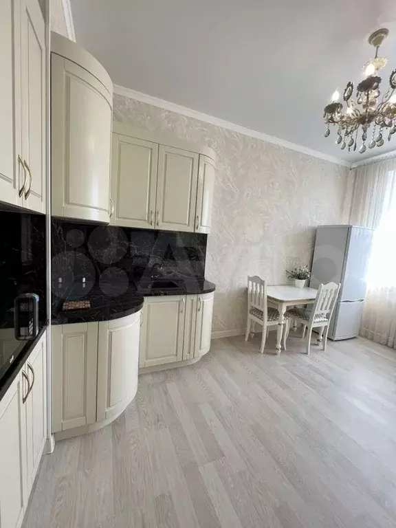 1-к. квартира, 60 м, 5/7 эт. - Фото 1
