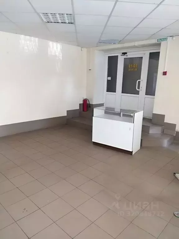 Помещение свободного назначения в Ленинградская область, Выборг просп. ... - Фото 1