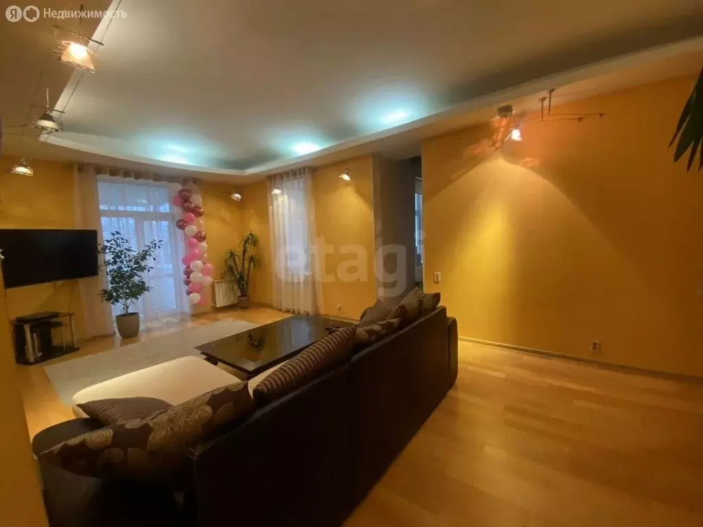 3-комнатная квартира: Рыбинск, Крестовая улица, 137 (112 м) - Фото 1
