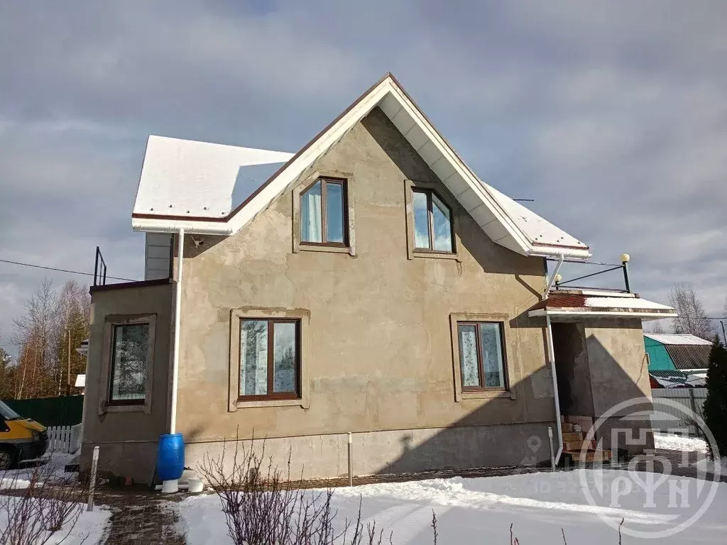 Дом в Ленинградская область, Выборгский район, Рощинское городское ... - Фото 1