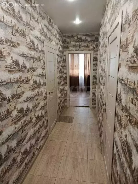 2-комнатная квартира: Тюмень, улица Фармана Салманова, 6 (50 м) - Фото 1