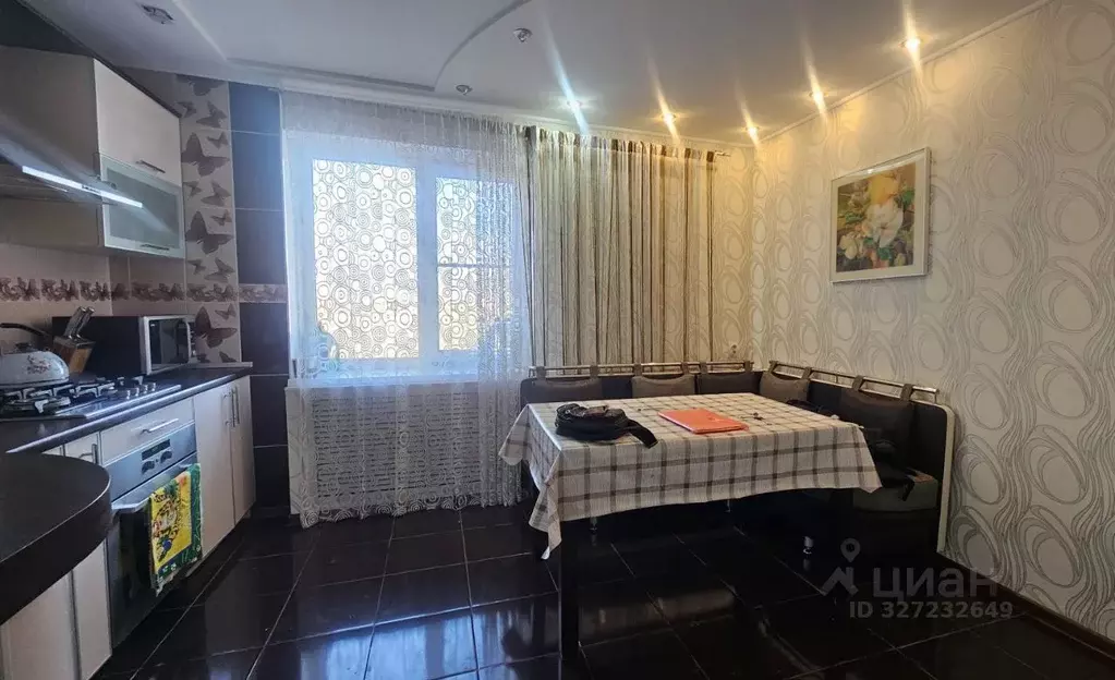 3-к кв. Астраханская область, Астрахань ул. Ботвина, 29 (75.0 м) - Фото 2