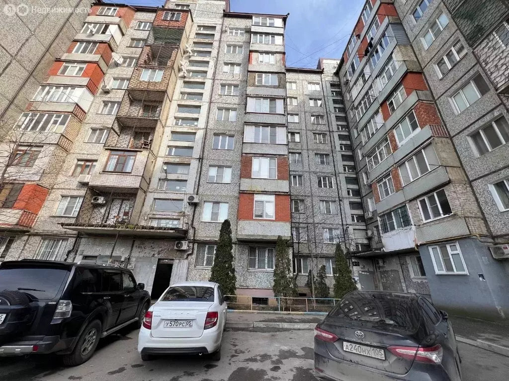 3-комнатная квартира: Махачкала, 17-я линия Акушинского, 16А (73 м) - Фото 1