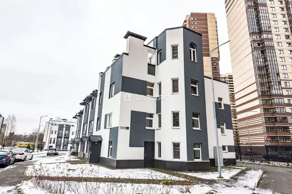 6-к кв. Ленинградская область, Мурино Всеволожский район, Садовая ул., ... - Фото 1