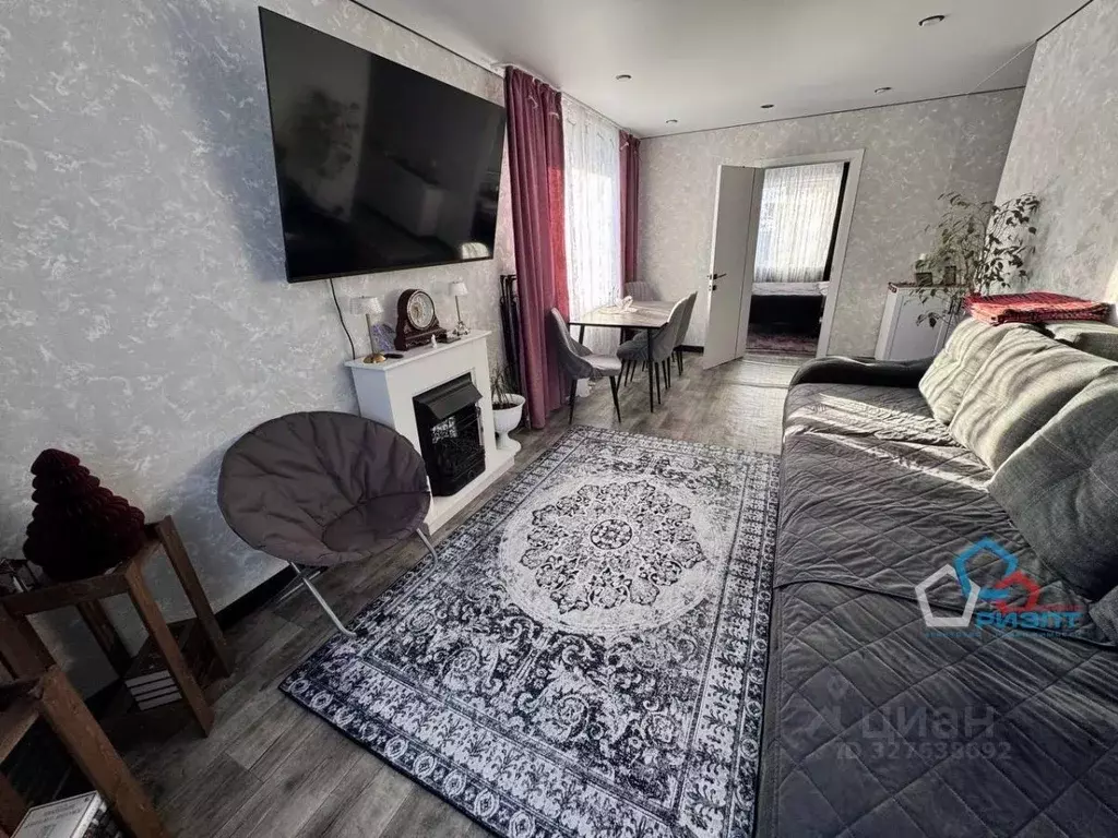 Дом в Омская область, Кормиловский район, с. Сыропятское ул. Ленина, 9 ... - Фото 1