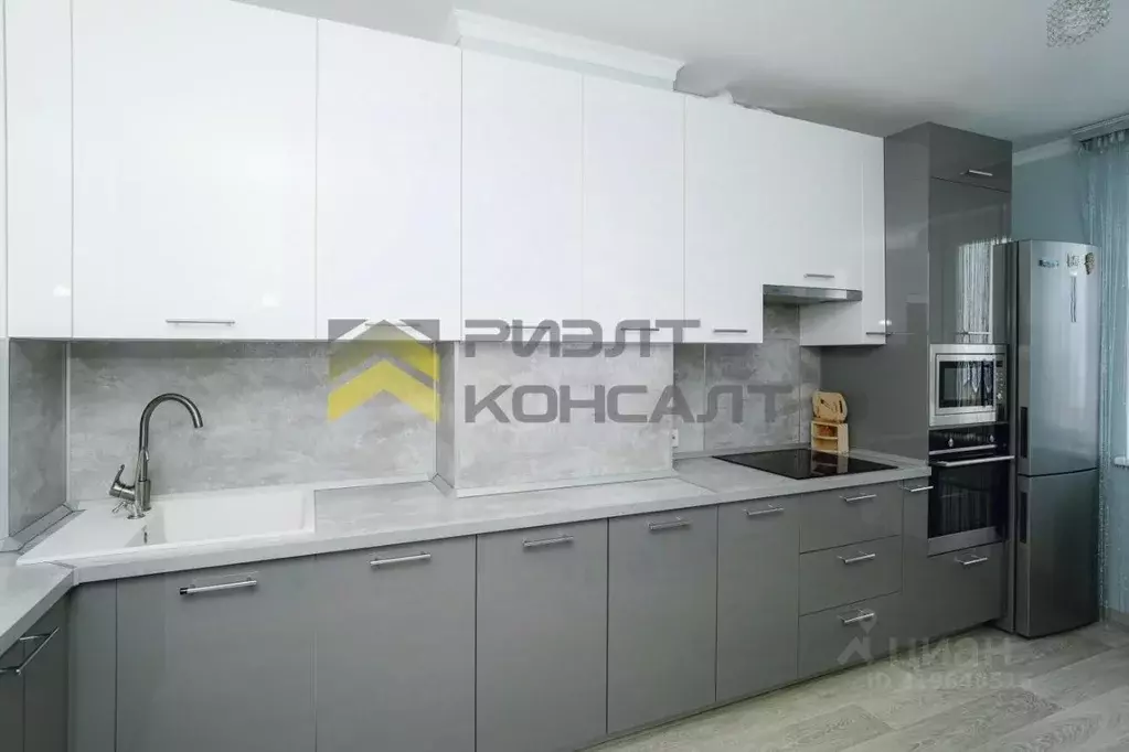 2-к кв. Омская область, Омск ул. Леонида Маслова, 1 (58.9 м) - Фото 0