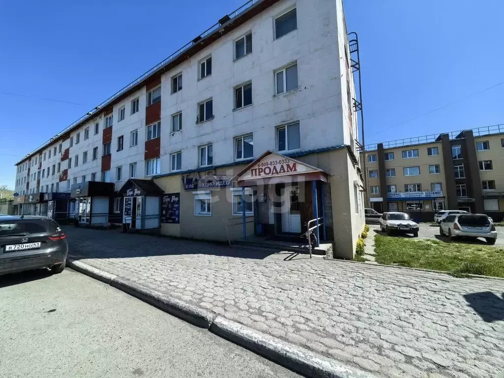 Торговая площадь в Камчатский край, Вилючинск ул. Мира, 13 (86 м) - Фото 2