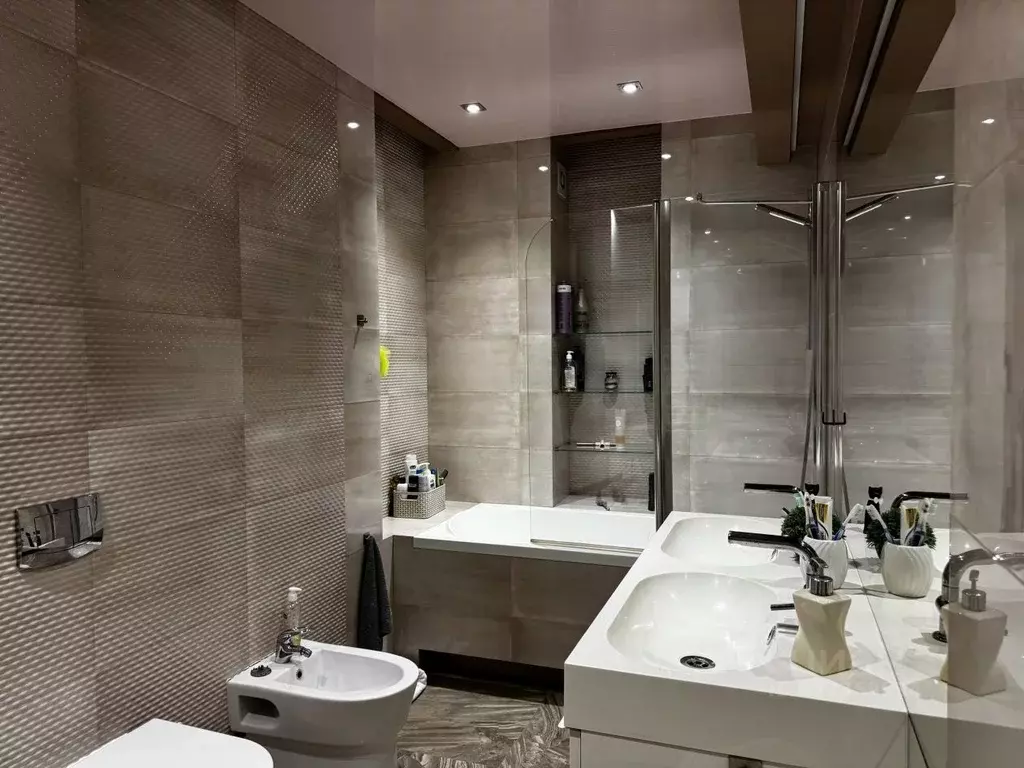 3-к кв. Калининградская область, Калининград ул. Юрия Гагарина (83.0 ... - Фото 2