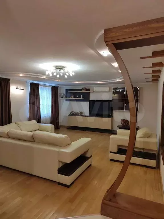 5-к. квартира, 150 м, 2/4 эт. - Фото 1
