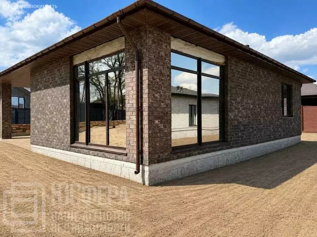 Дом в Волгоград, улица Джамбула Джабаева (130 м) - Фото 1