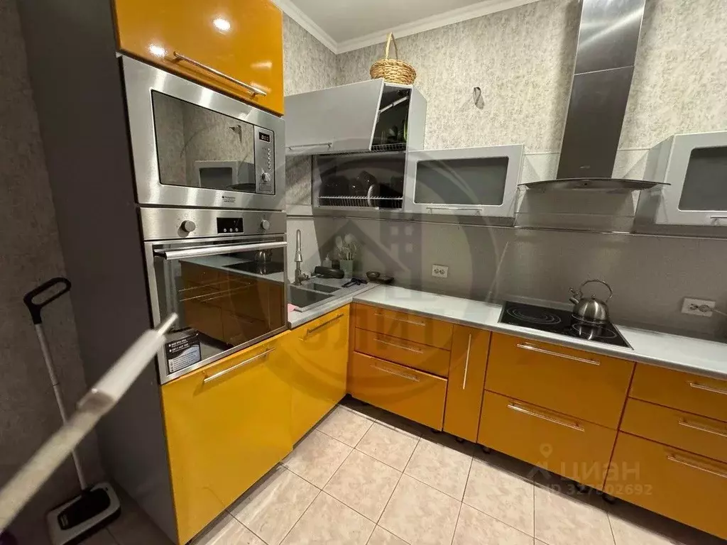 1-к кв. Белгородская область, Старый Оскол Степной мкр, 1 (66.2 м) - Фото 1