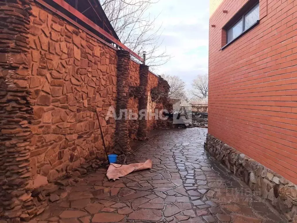 Дом в Ростовская область, Каменск-Шахтинский Арсенальная ул. (300 м) - Фото 0