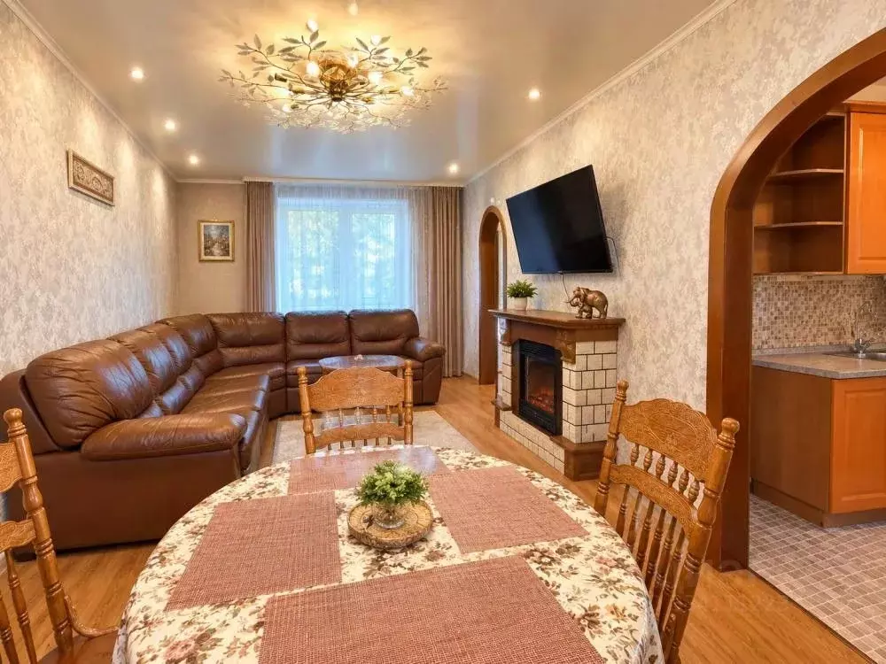 3-к кв. Иркутская область, Иркутск ул. Красных Мадьяр, 74 (60.8 м) - Фото 1