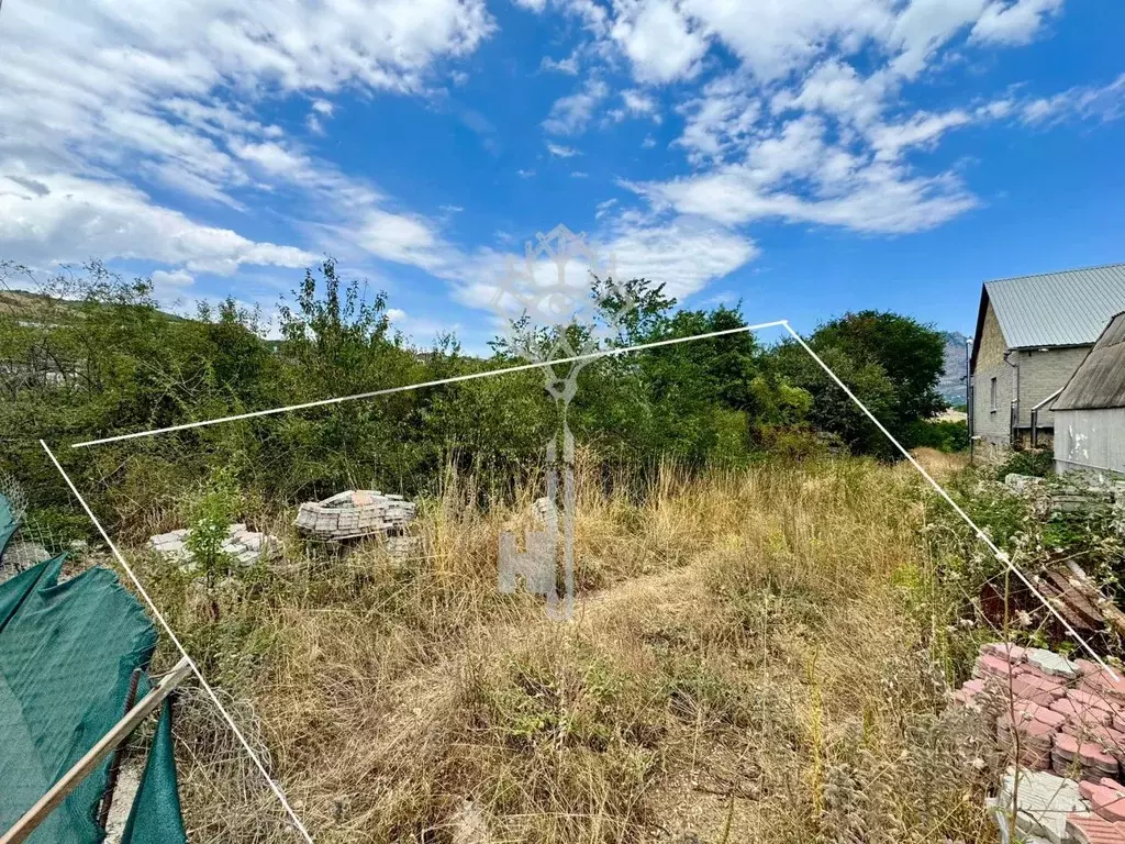 Участок в Крым, Алушта муниципальный округ, с. Верхняя Кутузовка ул. ... - Фото 2