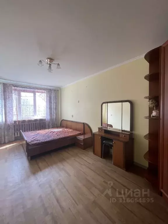 3-к кв. Ленинградская область, Шлиссельбург Кировский район, ул. ... - Фото 0