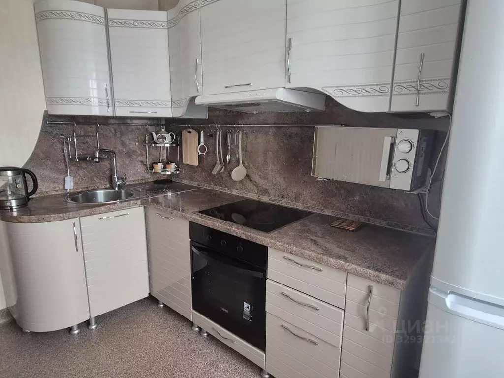 2-к кв. Камчатский край, Елизово ул. Завойко, 42А (63.8 м) - Фото 2