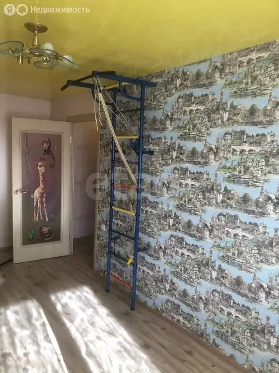 3-комнатная квартира: Нижний Тагил, Гвардейская улица, 52 (62 м) - Фото 0