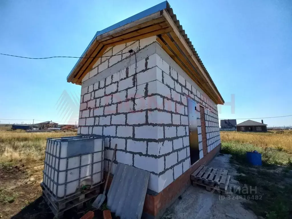 Дом в Ростовская область, Мясниковский район, с. Чалтырь  (30 м) - Фото 1