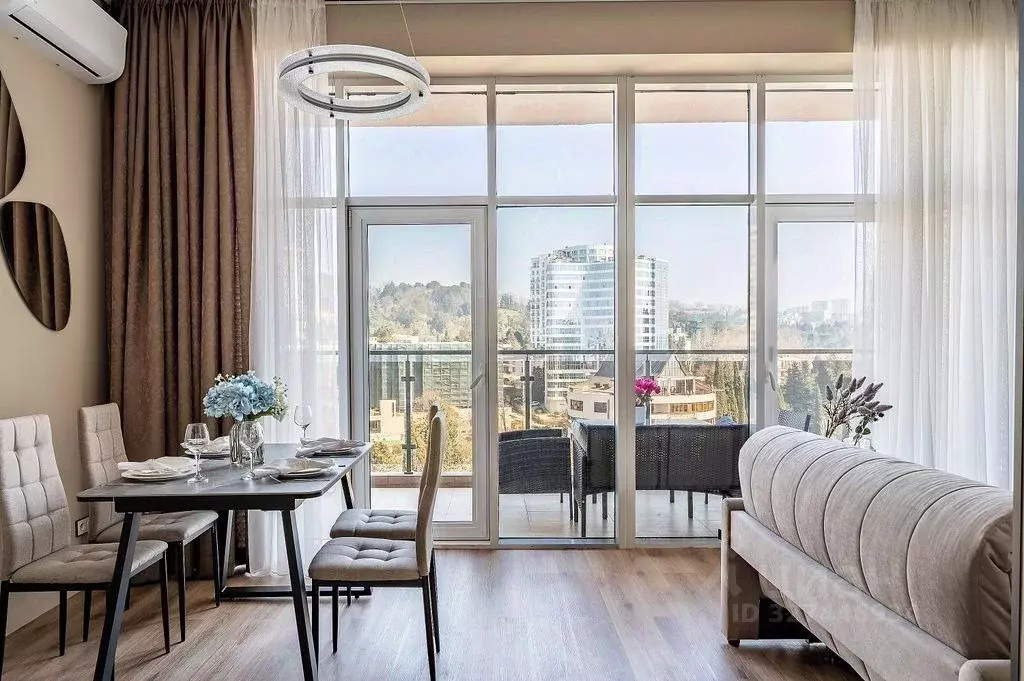 2-к кв. Краснодарский край, Сочи Светлана мкр, ул. Гагринская, 3/8 ... - Фото 0