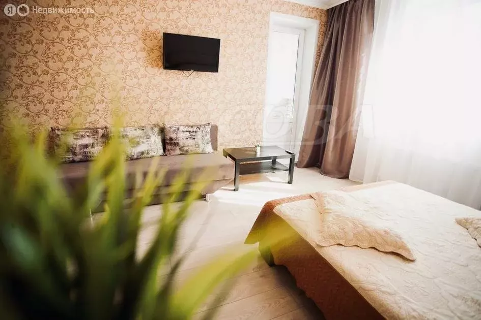 Квартира-студия: Тюмень, проезд Геологоразведчиков, 44А (33.3 м) - Фото 1