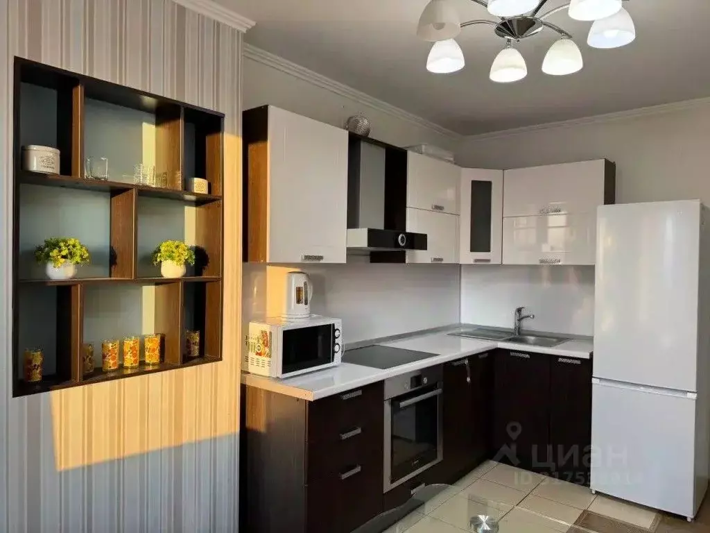 1-к кв. Свердловская область, Екатеринбург ул. Смазчиков, 3 (41.0 м) - Фото 0