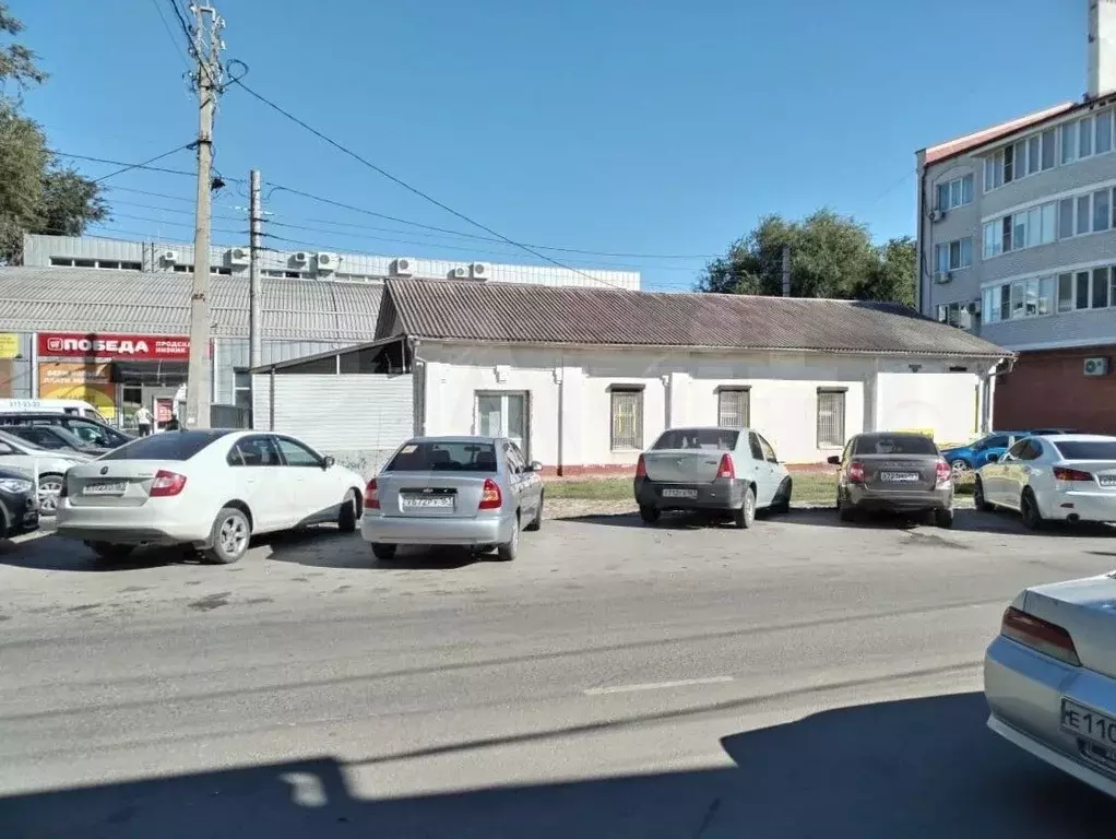 Торговое здание в Центре Батайска 150м - Фото 0