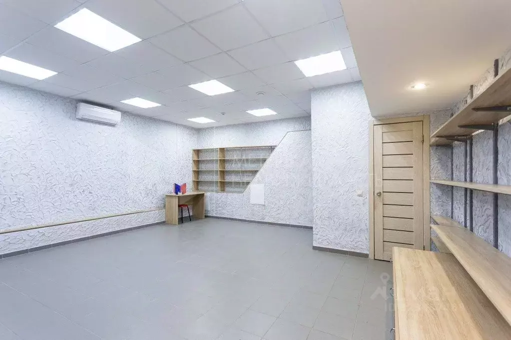 Помещение свободного назначения в Тюменская область, Тюмень ул. Щорса, ... - Фото 2