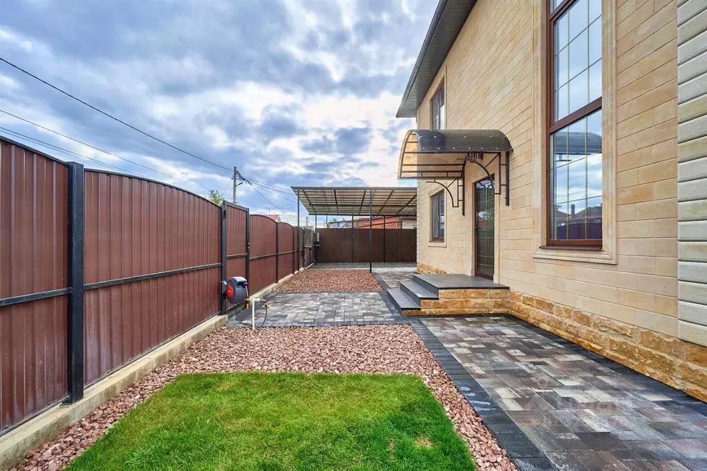 Дом в Адыгея, Тахтамукайский район, Яблоновский пгт Красная ул. (112 ... - Фото 2