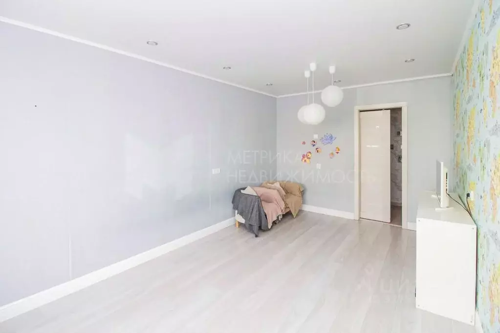 3-к кв. Тюменская область, Тюмень Народная ул., 8 (64.9 м) - Фото 1