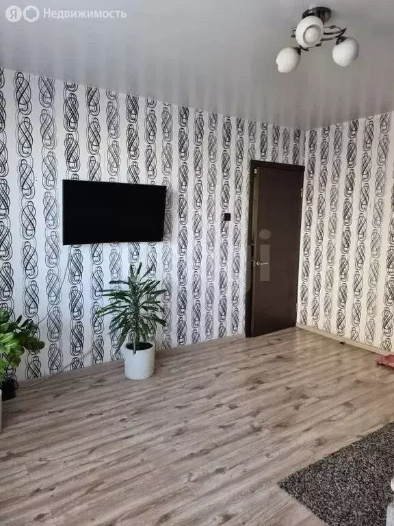 3-комнатная квартира: Улан-Удэ, улица Радикальцева, 4 (66.5 м) - Фото 2