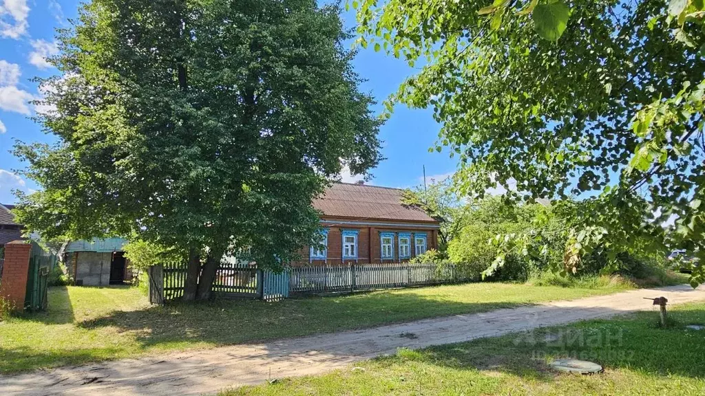 Дом в Калужская область, Жуковский муниципальный округ, с. Высокиничи ... - Фото 1