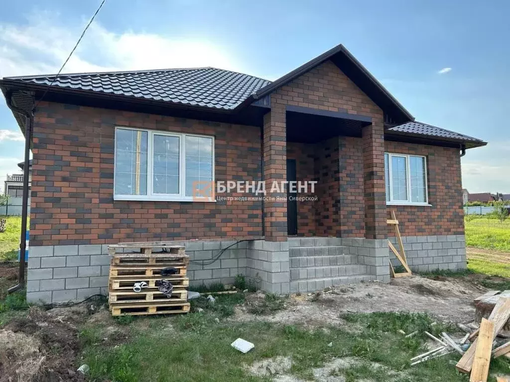 Дом в Белгородская область, Строитель Яковлевский городской округ, ул. ... - Фото 1