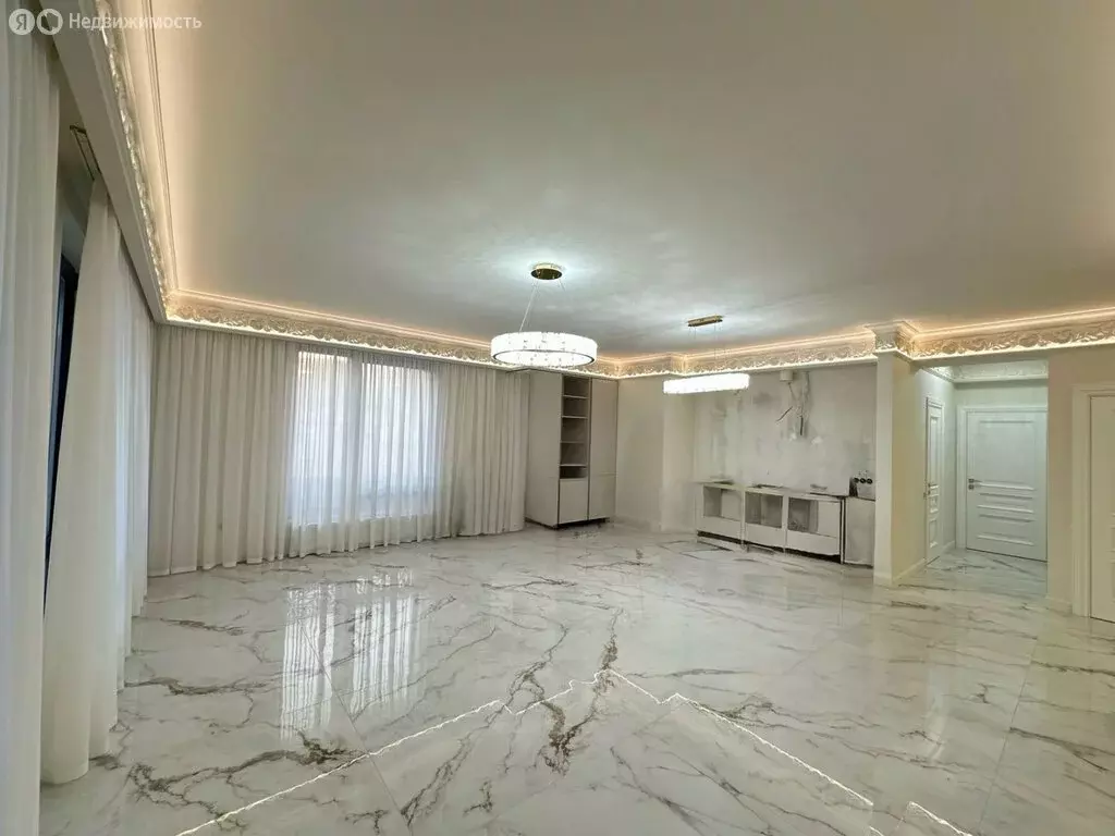 4-комнатная квартира: Нальчик, улица Героя России Т.М. Тамазова, 1 ... - Фото 1