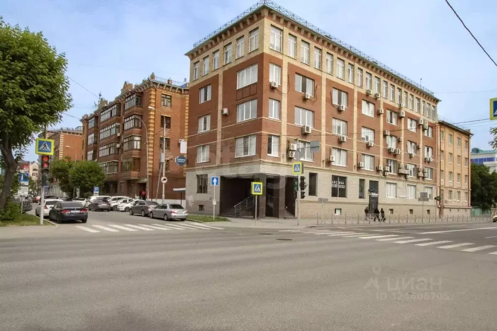 Торговая площадь в Тюменская область, Тюмень ул. Челюскинцев, 26 (141 ... - Фото 1