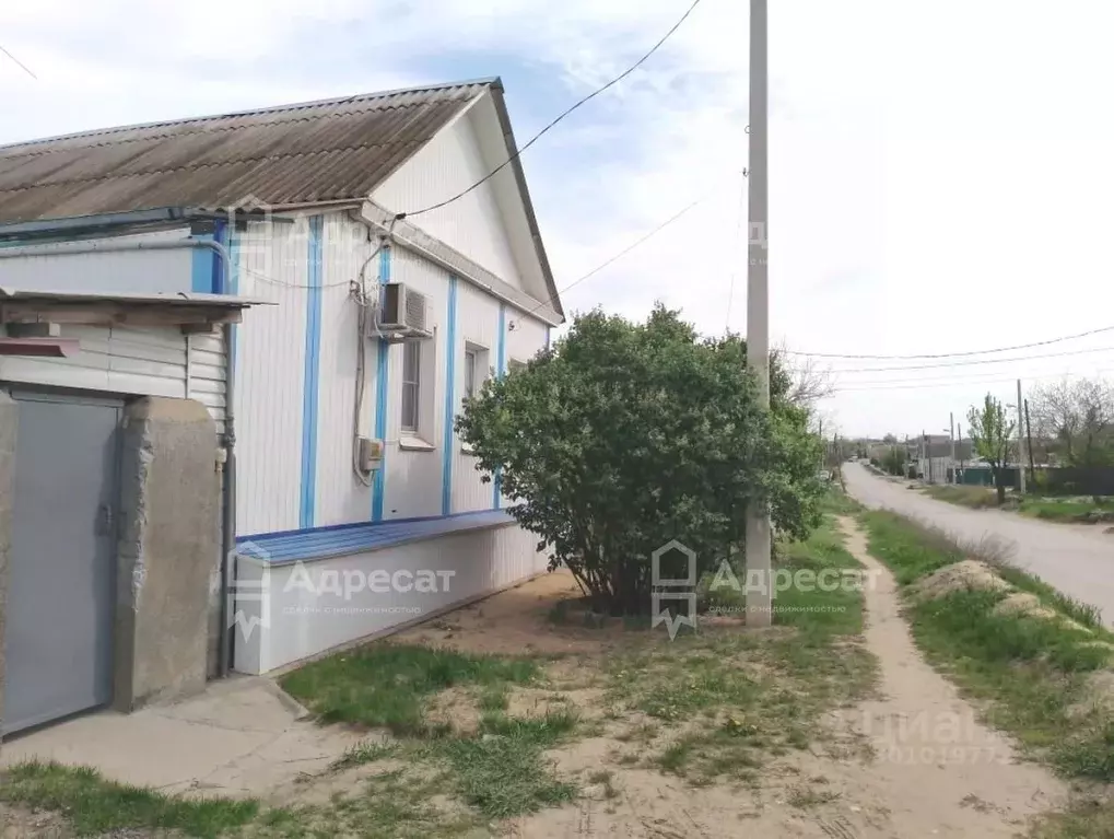 Дом в Волгоградская область, Волгоград ул. Михаила Чембарова (53 м) - Фото 1