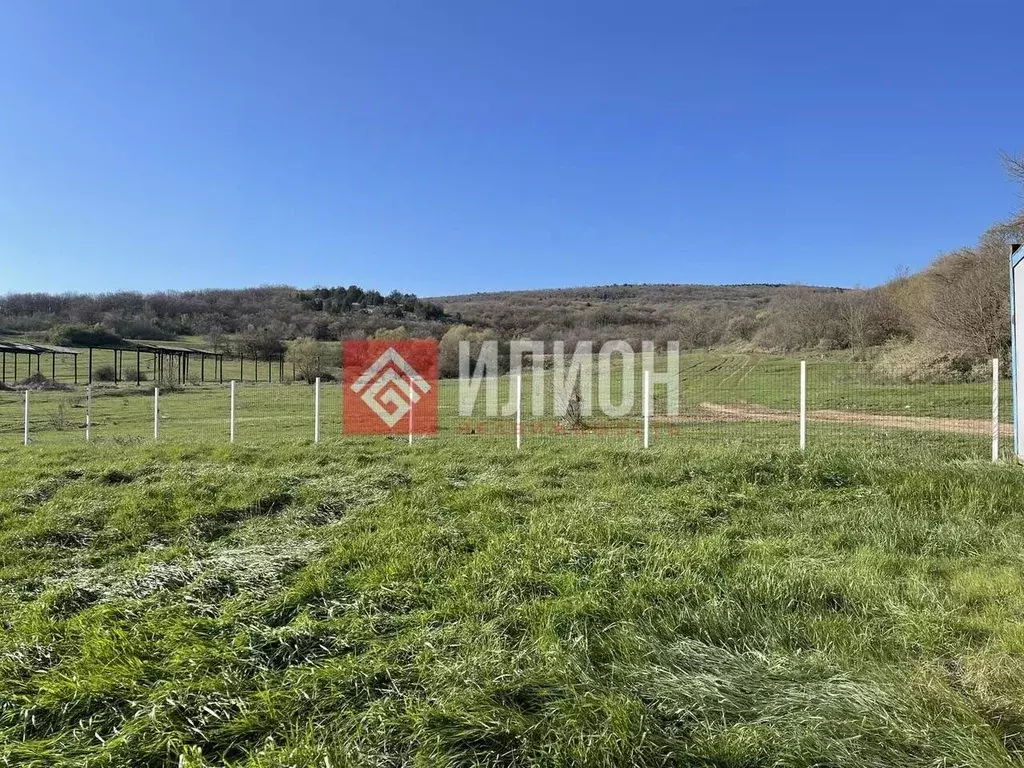 Участок в Севастополь с. Новобобровка, ул. Изумрудная, 7 (10.0 сот.) - Фото 2