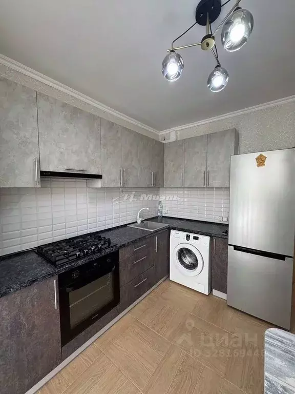 2-к кв. Крым, Симферополь ул. Лексина, 72 (56.0 м) - Фото 1