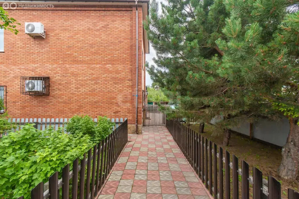 Дом в посёлок Омский, Больничная улица (306 м) - Фото 0