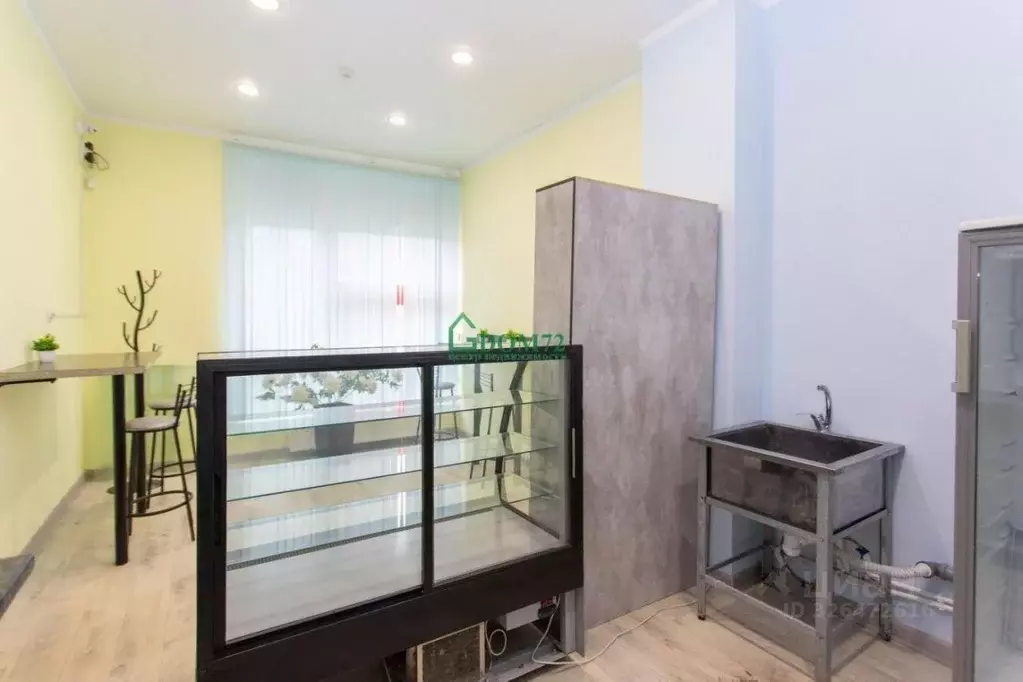 Помещение свободного назначения в Тюменская область, Тобольск 15-й ... - Фото 1