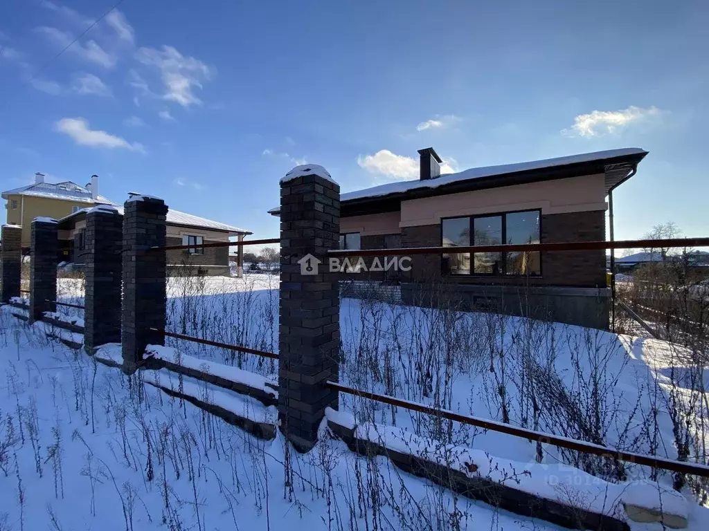 Дом в Воронежская область, Рамонский район, с. Ямное Октябрьская ул., ... - Фото 1