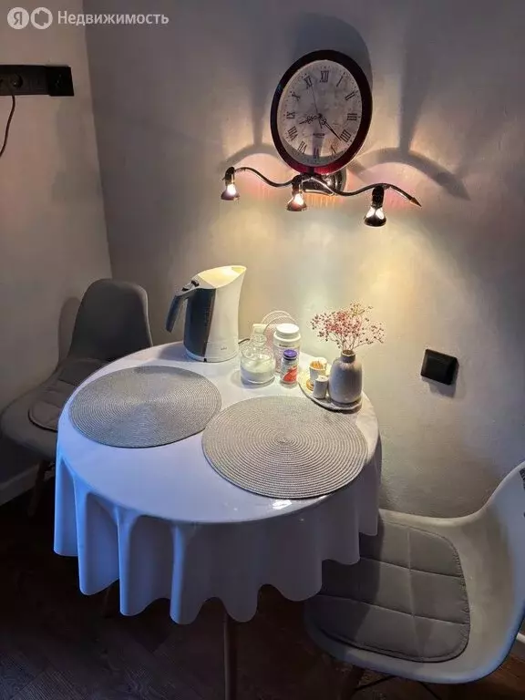 2-комнатная квартира: Омск, улица Панфилова, 6 (42 м) - Фото 1