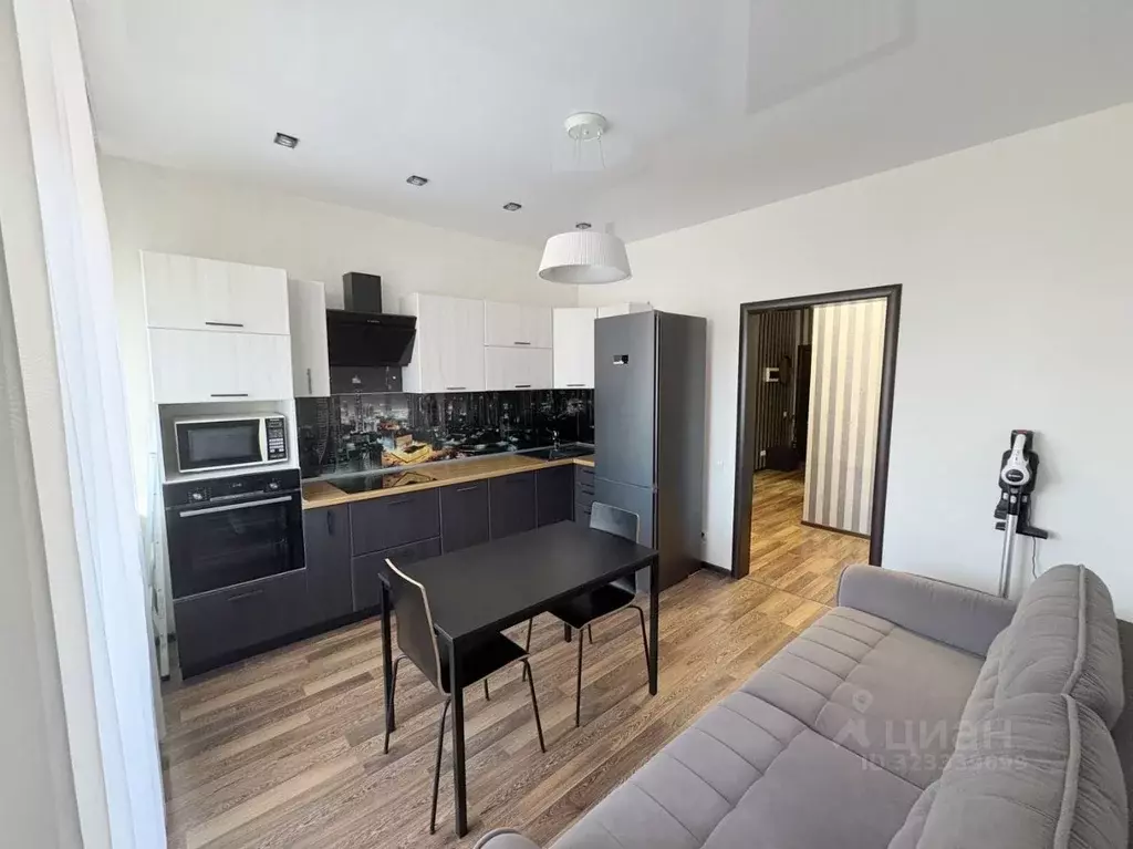 1-к кв. Челябинская область, Челябинск ул. Бейвеля, 18 (51.1 м) - Фото 1