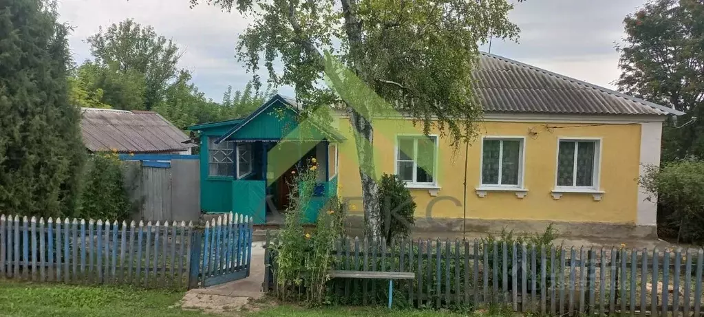 Дом в Воронежская область, Хохольское городское поселение, с. Хохол ... - Фото 0