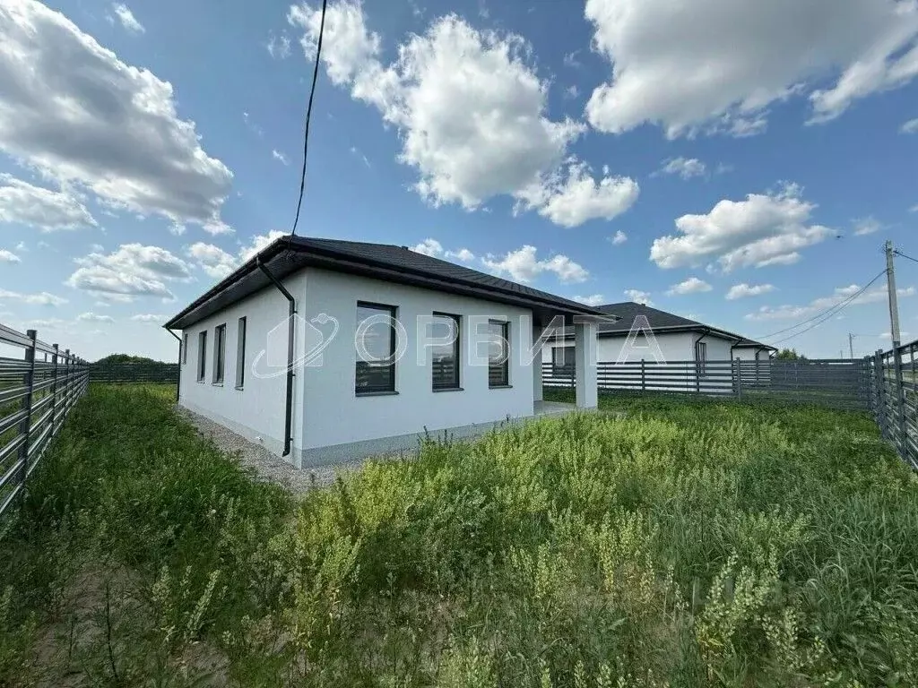 Дом в Тюменская область, Тюменский муниципальный округ, с. Успенка ул. ... - Фото 1