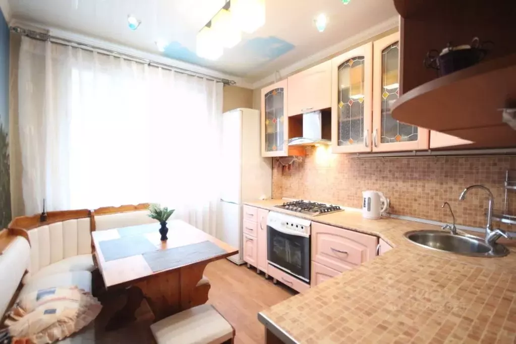 2-к кв. Ямало-Ненецкий АО, Новый Уренгой Железнодорожная ул., 4 (58.0 ... - Фото 2