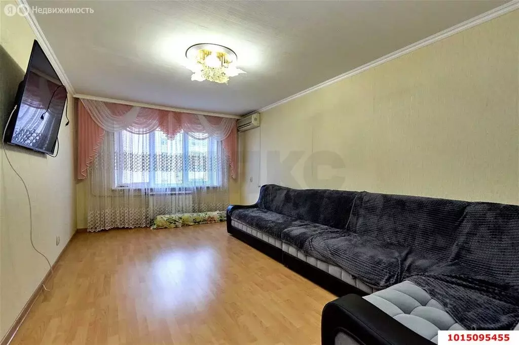 3-комнатная квартира: Краснодар, микрорайон Юбилейный, проспект ... - Фото 1