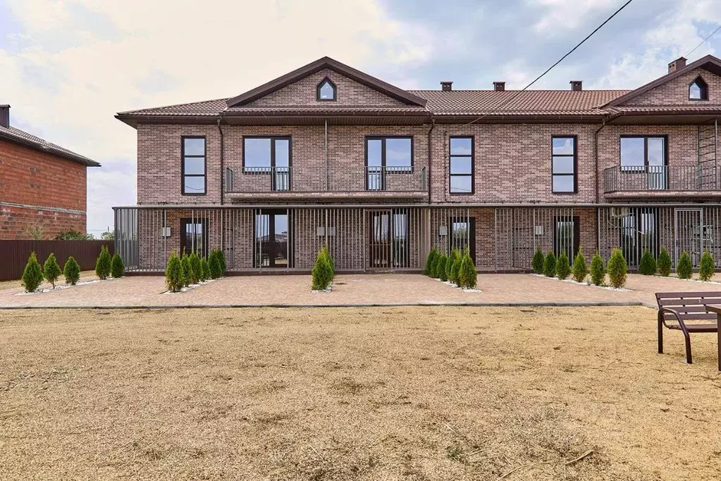 2-к кв. Адыгея, Тахтамукайский район, Старобжегокайское с/пос, Хомуты ... - Фото 1