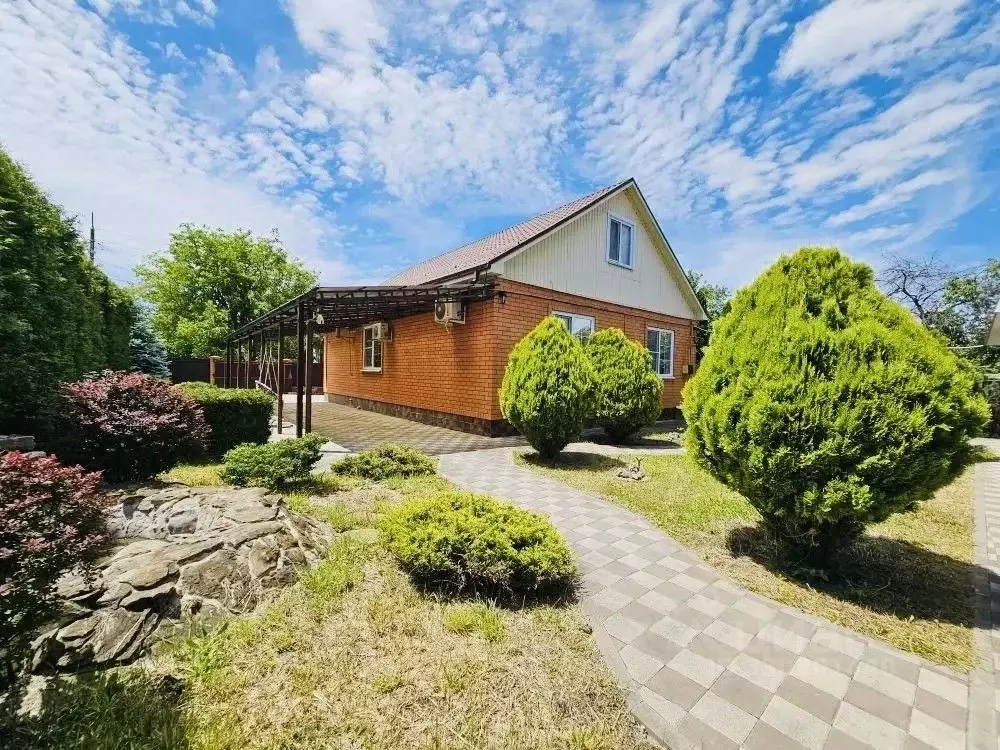 Дом в Краснодарский край, Белореченск ул. Автомобилистов (90 м) - Фото 1